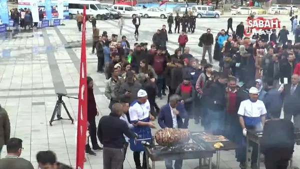 500 kilogram cağ kebabı halka ikram edildi