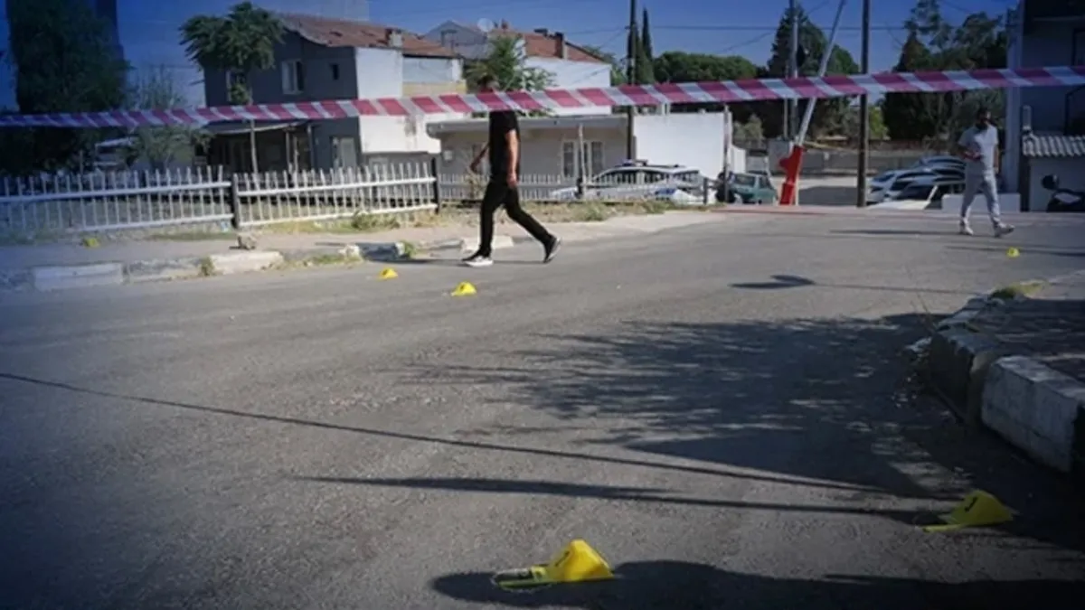 Manisa’da motosikletli saldırgan dehşet saçtı! Baba ve oğlu hayatını kaybetti Manisa’da motosikletli saldırgan dehşet saçtı! Baba ve oğlu hayatını kaybetti