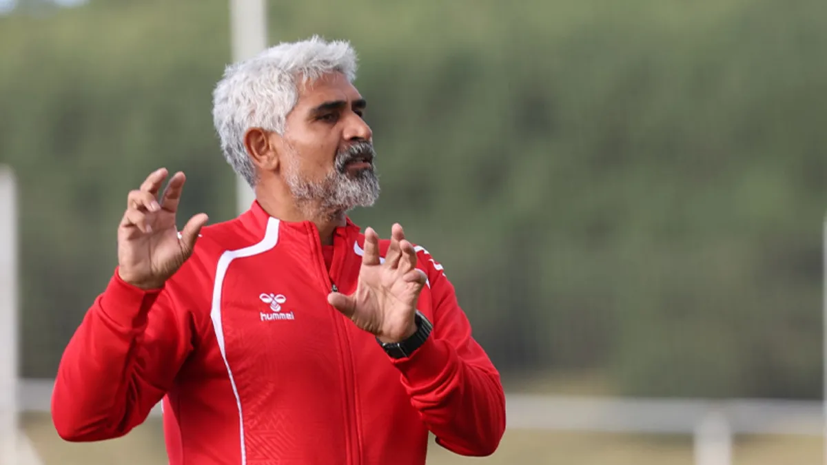 Sivasspor’da İsmet Taşdemir ayrılıkları açıkladı! Sivasspor’da İsmet Taşdemir ayrılıkları açıkladı!