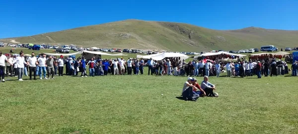 cackarada-geleneksel-19-turnali-yayla-senligi-coskuyla-gerceklesti-1755946883256.jpg