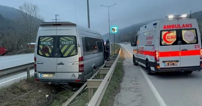 Tur minibüsü bariyerlere çarptı: 4 yaralı #trabzon