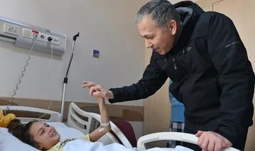 İstanbul Valisi Yerlikaya’dan, depremzede çocuklara ve yaralılara ziyaret