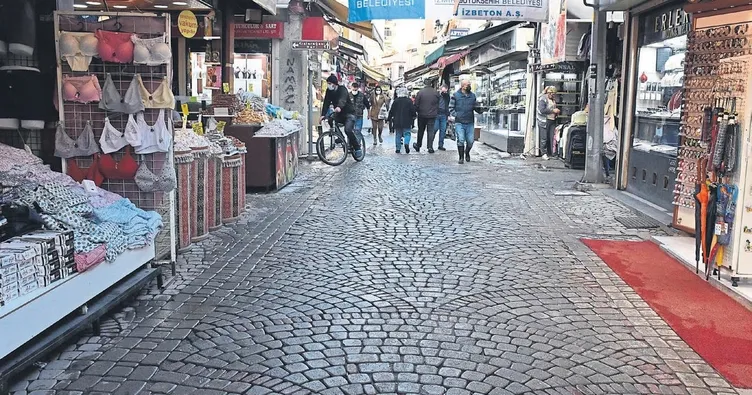 Kemeraltı eski günlerini arıyor