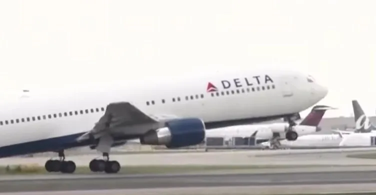 ABD uçağında büyük panik! Yolcular bir anda kanlar içinde kaldı