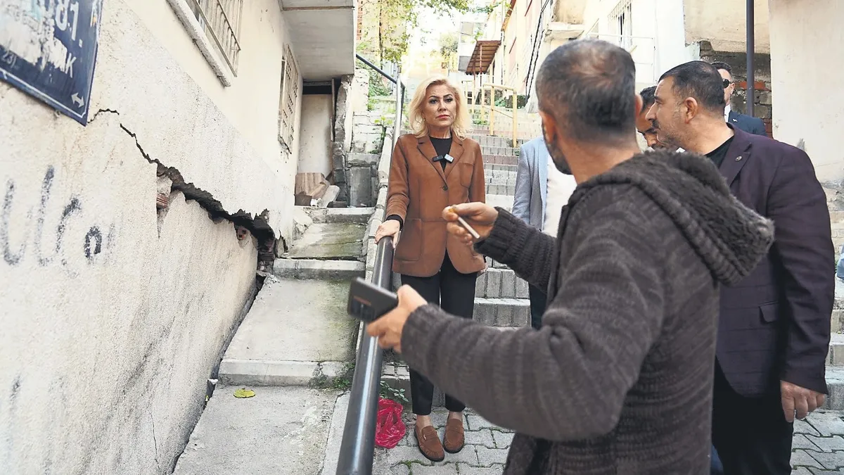 Atamer Mahallesi’nde evler çöküyor – Son Dakika Haberler Atamer Mahallesi’nde evler çöküyor – Son Dakika Haberler