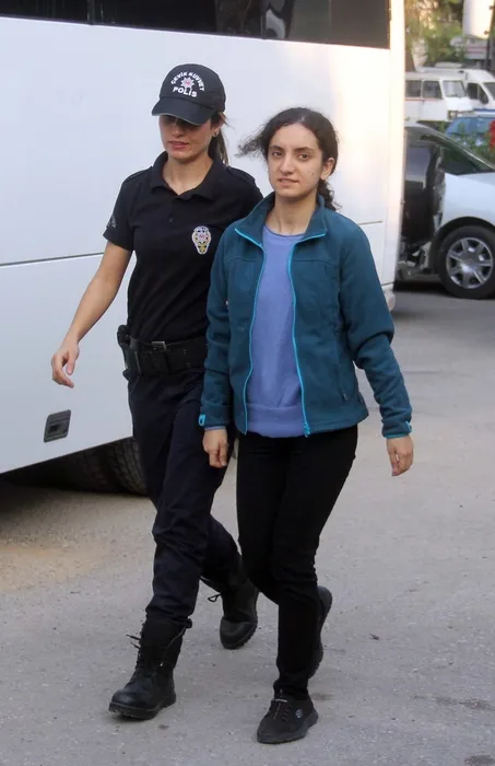 Son dakika haberi: Terör örgütüne bir darbe daha! 12'si kadın 37 kişi yakalandı