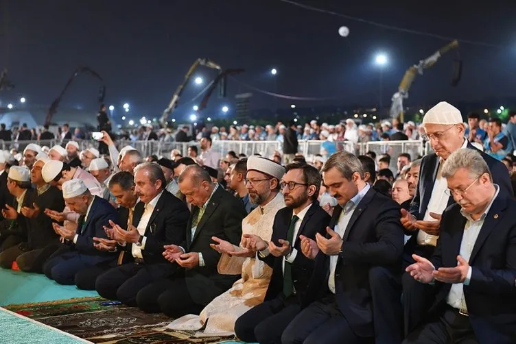 Yenikapı’da Cumhurbaşkanı Erdoğan’ın katılımıyla  ’Enderun Teravihi’
