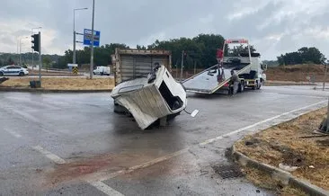 Doğum gününde yaptığı kazada hayatını kaybettiKamyonun çarptığı kamyonet sürücüsü hayatını kaybetti #canakkale