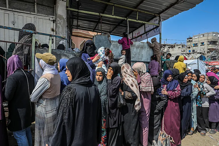 Katil ordusu yardım girişlerini engellemişti: Gazze’de ‘ekmek krizi’ derinleşiyor!