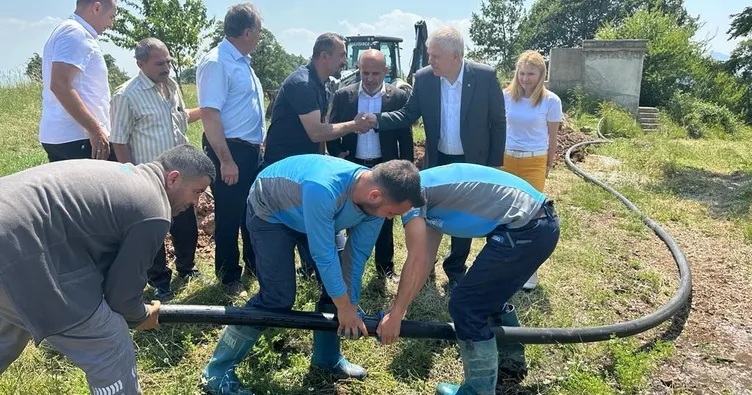 Su geldi mahalleli çifte bayram yaptı