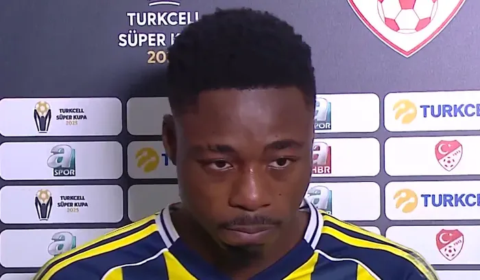 fenerbahcede-anthony-musaba-gozyaslarini-tutamadi-1767728392069.jpg