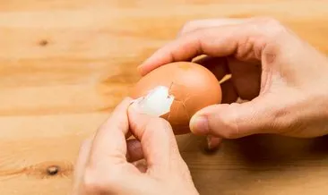 Kahvaltının yıldızı yumurtayı saniyeler içinde soymanıza yarayan yöntem
