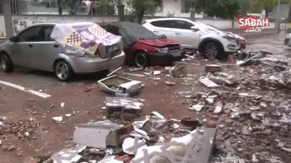 Antalya'da uçan çatı, ortalığı savaş alanına çevirdi | Video