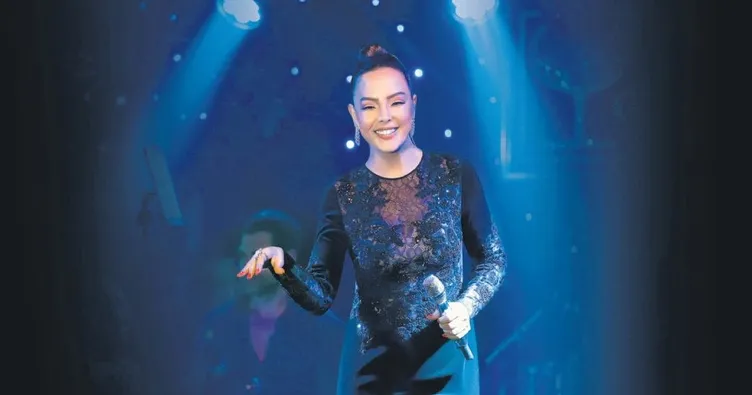 Dört günde 200 şarkı