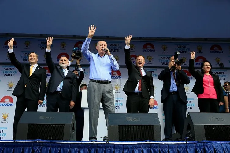 Vatandaşlar Cumhurbaşkanı Erdoğan'ı Isparta'da coşkuyla karşıladı