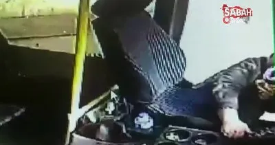 İstanbul Kadıköy’de park halindeki minibüsten bozuk para çalan hırsız güvenlik kamerasına böyle yakalandı
