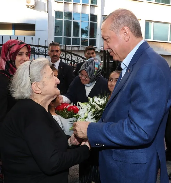 Cumhurbaşkanı Erdoğan’dan Kasımpaşa’ya sürpriz ziyaret