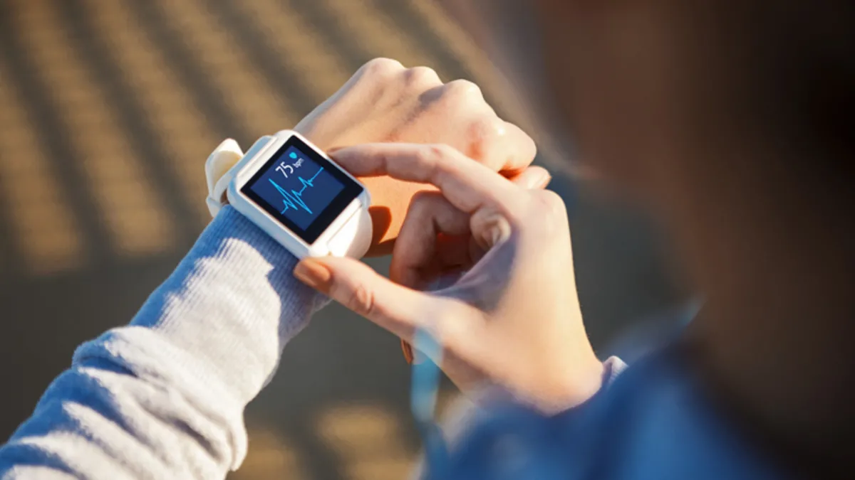 Bileğinizdeki saat hastalığı söylüyor mu? Acil tıp uzmanlarından çarpıcı açıklama Bileğinizdeki saat hastalığı söylüyor mu? Acil tıp uzmanlarından çarpıcı açıklama