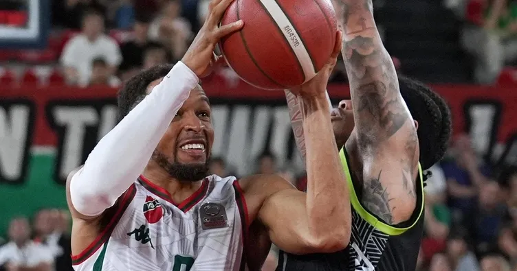 Karşıyaka evinde rakip tanımıyor