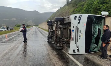 Cenaze dönüşü kaza: Minibüs devrildi, 4 kişi yaralandı! #ordu