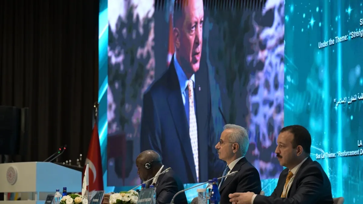 İslam ülkeleri ulaştırma zirvesinde buluştu! Uraloğlu: Türkiye’nin liderliğinde sahada iz bırakan icraat İslam ülkeleri ulaştırma zirvesinde buluştu! Uraloğlu: Türkiye’nin liderliğinde sahada iz bırakan icraat