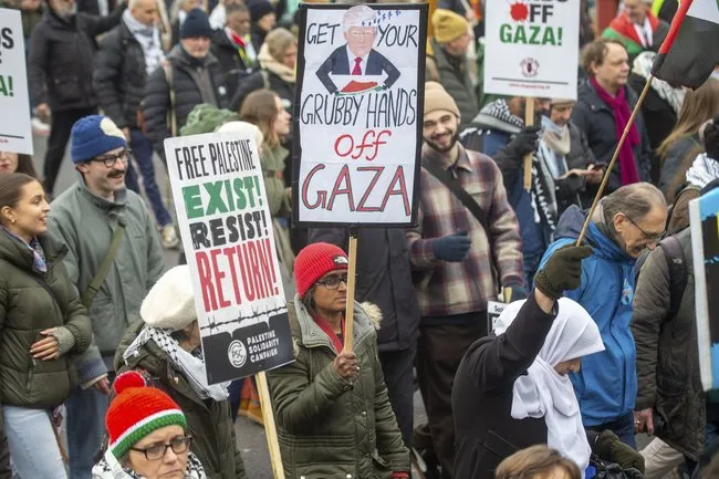 Trump’ın Gazze’deki etnik temizlik planına karşı Londra’da on binler sokağa indi!
