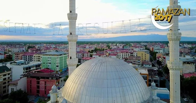 Bu Sehirde Her Gun Iki Kez Iftar Aciliyor Dunya Haberleri