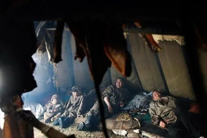Kuzey Kutbu’nun inanılmaz kabilesi! Çiğ et ve kanla besleniyorlar