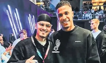 Herkes onu bekliyor, o halı sahada