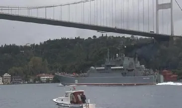 Rus savaş gemisi boğazdan geçti