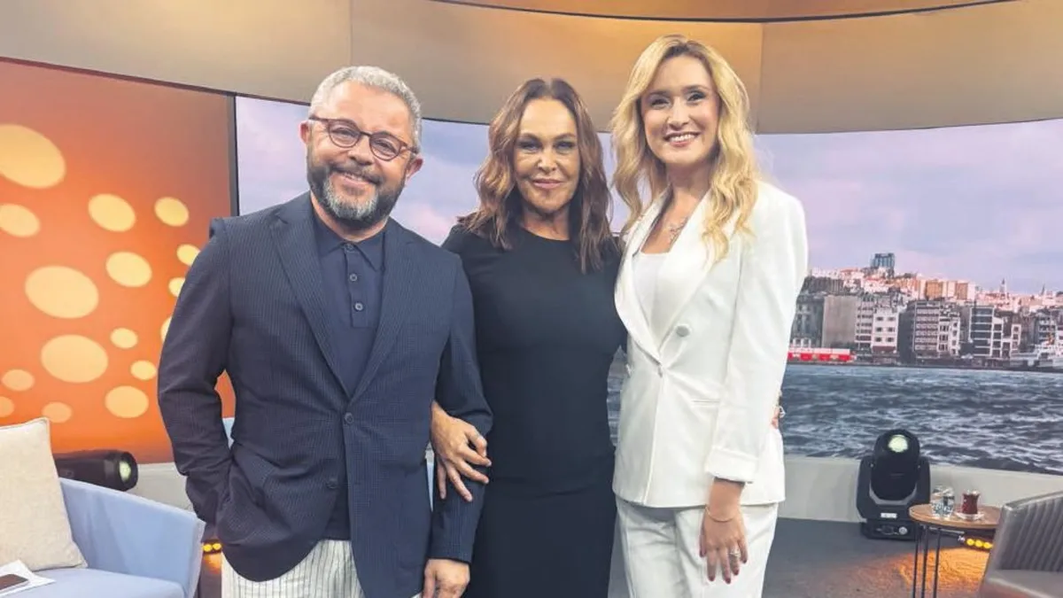 Hülya Avşar Biz Bize’de – Son Dakika Magazin Haberleri