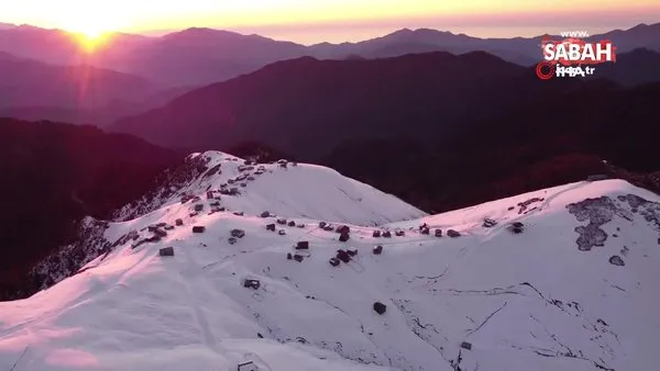 Beyaza bürünen 'Klaskur Yaylası' gün batımında böyle görüntülendi | Video