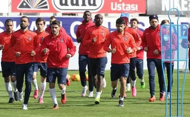 Trabzonspor'da 11 futbolcu kampa götürülmeyecek