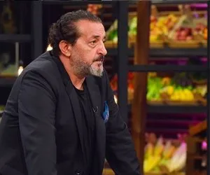 MasterChef yarışmasının Mehmet Şef'i Mehmet Yalçınkaya özlemini sosyal medyadan dile getirdi! İşte ünlü şef Mehmet Yalçınkaya babasının mezarı başından paylaştı...