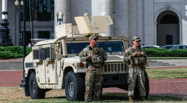 Federal hükümet ile yerel yönetim karşı karşıya geldi! Orduya hazırlanma emri verildi