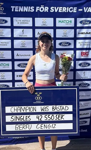 Milli tenisçi Berfu Cengiz, Almanya’da şampiyon oldu