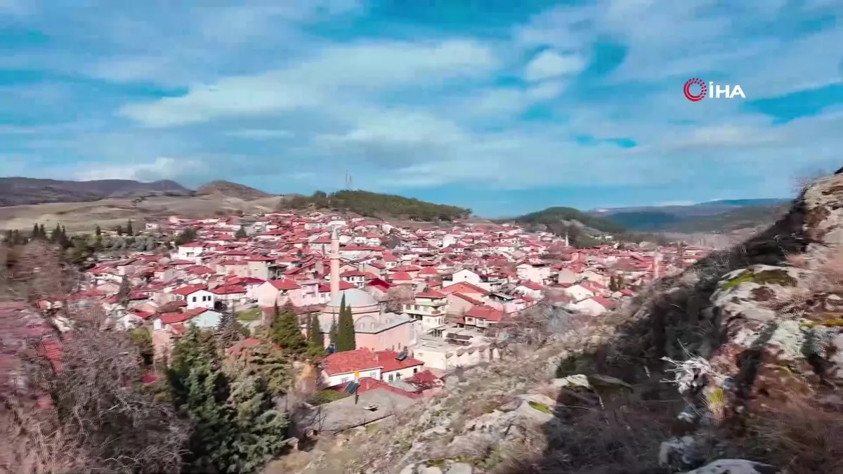 Gediz’de kayıp 15 yaşındaki kız çocuğunun cansız bedeni dere kenarında bulundu | Video videosunu izle Gediz’de kayıp 15 yaşındaki kız çocuğunun cansız bedeni dere kenarında bulundu | Video videosunu izle