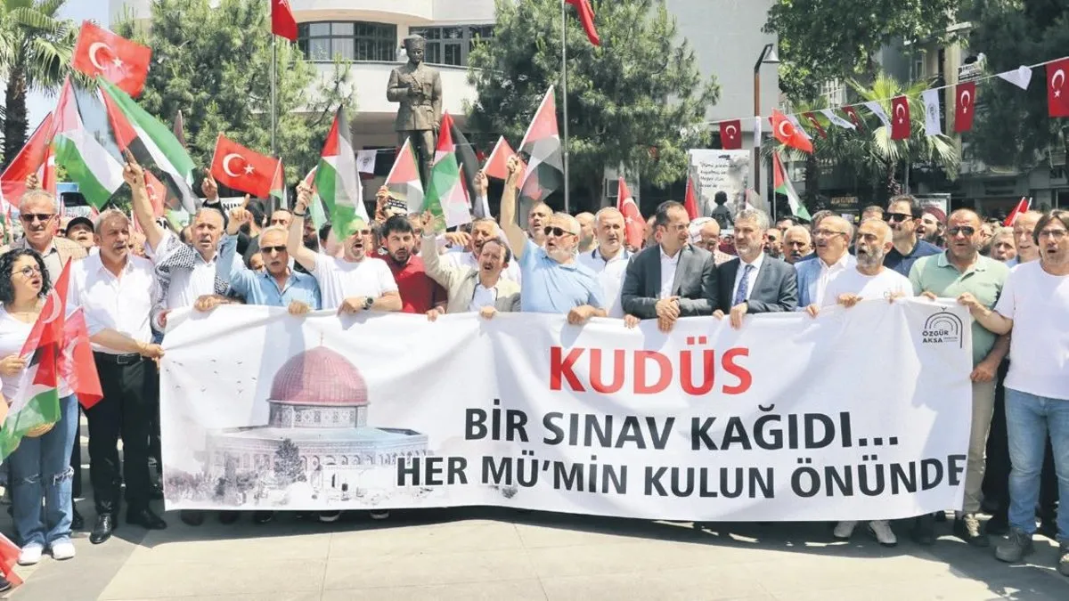 Vicdanlı yüreklerden Gazze yürüyüşü