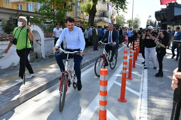 bakan-kurum-koycegizde-bisiklet-yolu-acilisini-yapti-1651158546201.jpeg
