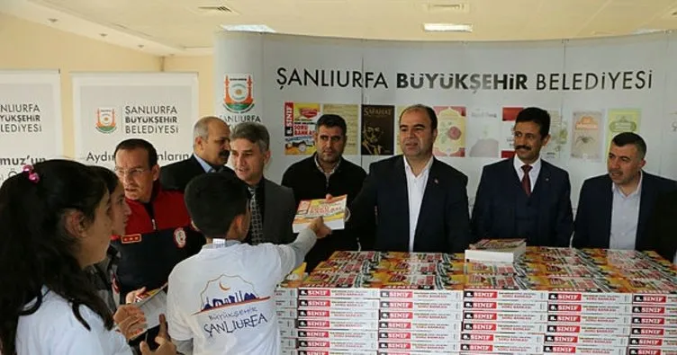 Büyükşehir Belediyesi 5 bin kitap dağıttı