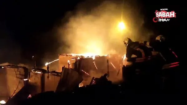 Çorum’da yangın faciası: 55 koyun telef olurdu, 1 ev ve ahır yandı | Video