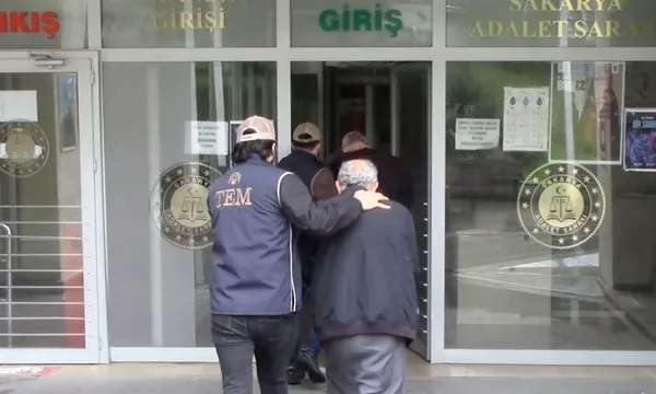 sakaryada-ozel-harekat-destekli-deas-operasyonu-3-gozalti-1777650639094.jpg