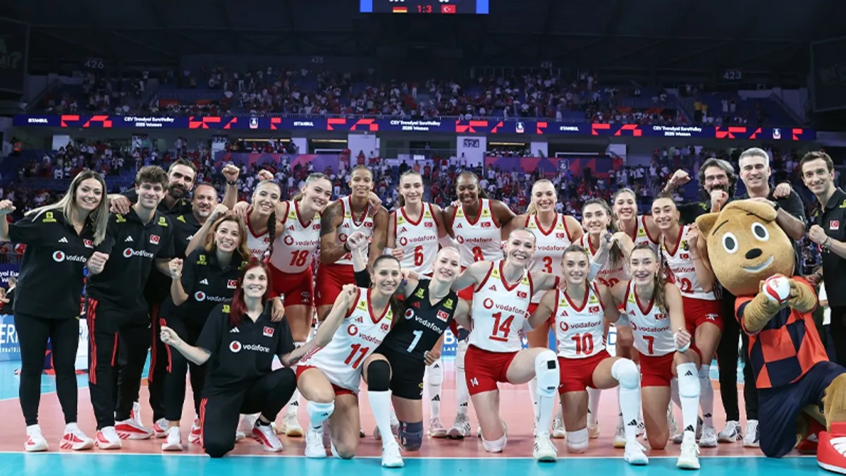 Türkiye - Sırbistan voleybol maçı ne zaman? Filenin Sultanları yarı final maçı hangi kanalda?