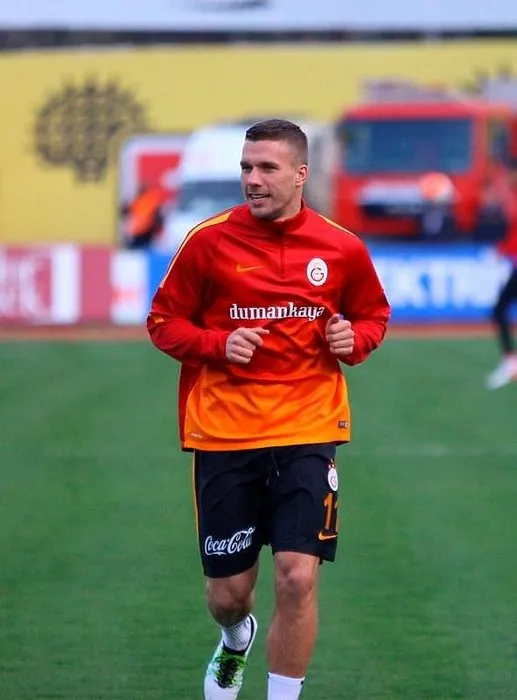 Podolski: Beşiktaş daha avantajlı