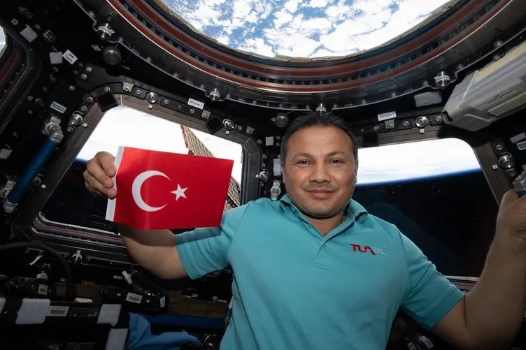 ISS’nin 25 yıllık tarihinde bir ilk! Alper Gezeravcı’nın samimi açıklamaları dikkat çekti