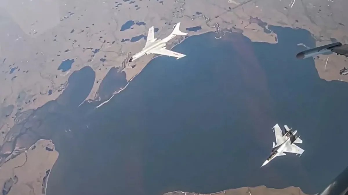 Alaska kıyılarında Rus savaş uçağı tespit edildi!