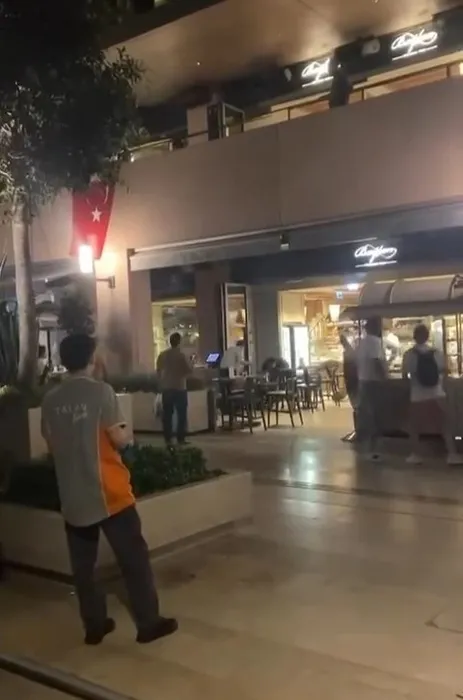 İstanbul’da çayım geç geldi kavgası: İş adamı havaya ateş açtı