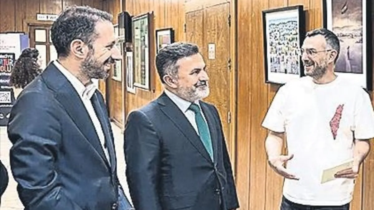 Filistinli sanatçılardan ‘Hâlâ Yaşıyorum’ sergisi Filistinli sanatçılardan ‘Hâlâ Yaşıyorum’ sergisi