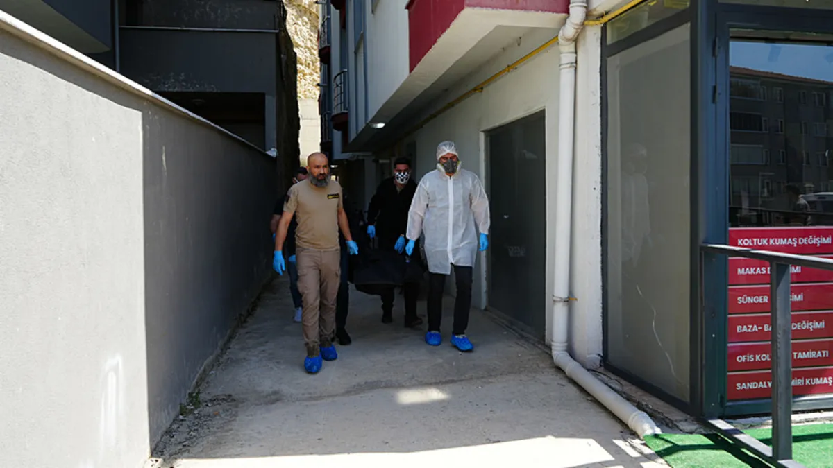 8 aylık hamile Elif Civil’in korkunç sonu! Evden kötü kokular geldi: Ekipler şoke oldu! 8 aylık hamile Elif Civil’in korkunç sonu! Evden kötü kokular geldi: Ekipler şoke oldu!