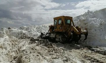 Erzurum’da köy yolları kar esaretinden kurtuluyor